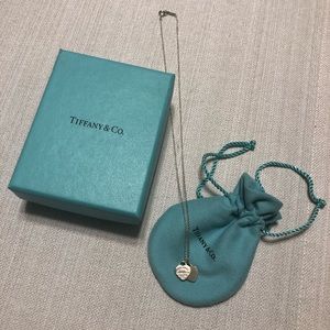 TIFFANY & CO. - MINI HEARTS NECKLACE